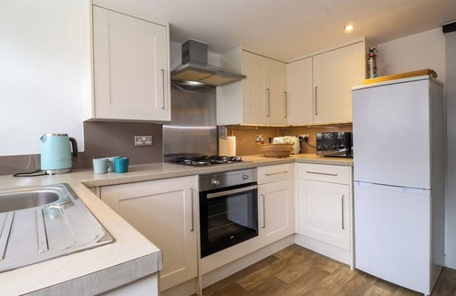 High Bentham Cottage | HONEY POT COTTAGE, pet friendly, with a garden in High Bentham