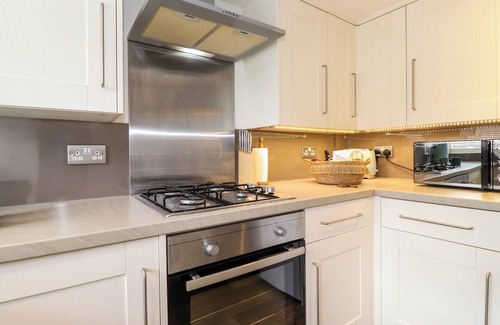 High Bentham Cottage | HONEY POT COTTAGE, pet friendly, with a garden in High Bentham