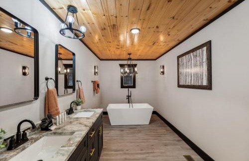 Caton House | Honeybear Hideaways - Luxurious Modern 7BR Cabin with Indoor Pool, Game Room, Hot Tub & Fireplace