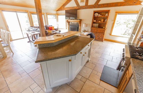 Gold Beach House | Honeymoon Cove at Crook Point