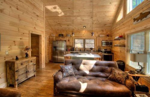 Bryson City House | Honeymoon Getaway in woods near NOC and Smoky Mtn RR