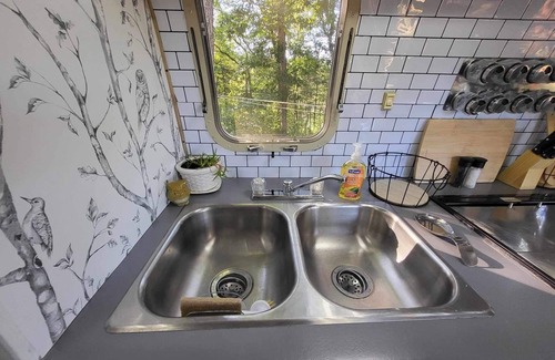 Cassville House | Honeysuckel Hideout-Glamping Airstream-Lake front, intended for adults only