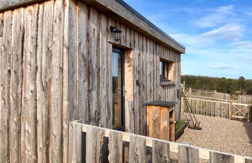 Forres House | Honeysuckle Bale Cabin - Uk49073