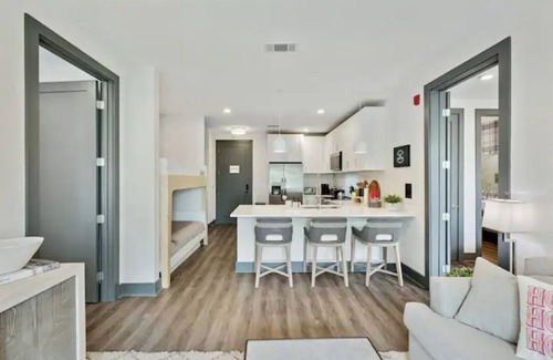Rolling Mill Hill Condo | Honky Tonk Highway BNB