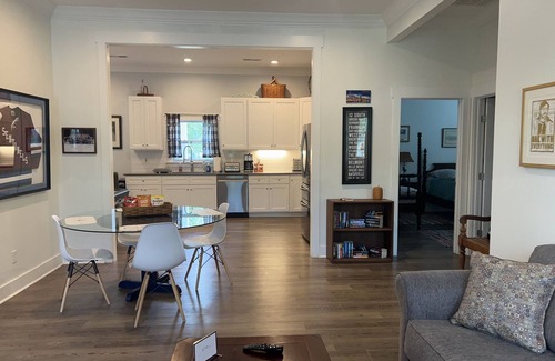 Radnor House | HonkyTonk Haven: 4.3 Miles to Broadway Downtown!