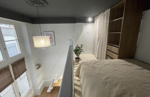 Moliere - Edgard Quinet Apartment | Honorê Suite Saint Pothin - 1 Bed Room for 2 in LYON