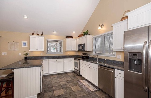 Ocean Pines House | Honu Blue-4 Bedrooms-3 Bathrooms-Sleeps 9-Non Group Rental