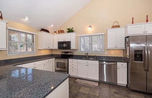 Ocean Pines House | Honu Blue-4 Bedrooms-3 Bathrooms-Sleeps 9-Non Group Rental