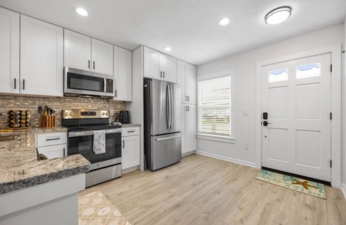 Jacksonville Beach House | Honu Hut*2 Blocks to Ocean