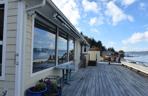 Belfair House | Hood Canal Waterfront - deck overlooking water