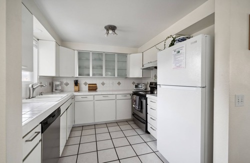 Hood River House | Hood Haven ~ Cozy 2-bedroom house in charming Downtown Hood River
