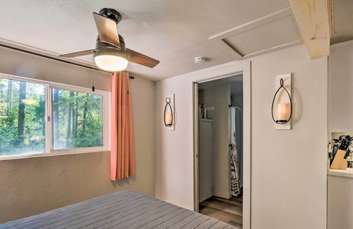 Hoodsport Apartment | Hoodsport Cabin Near Lake Kokanee & Boat Ramp