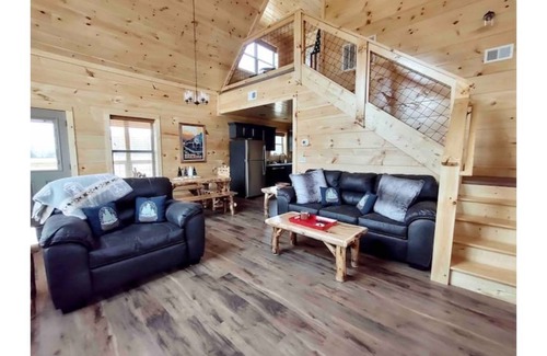 Cosby Cabin | Hoot Haus New Cabin-Mtn Views from Valley-Mesmerizing