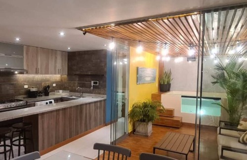 Ica Apartment | HOP SAHARA Summary: U
