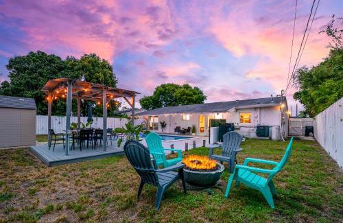 Driftwood House | Hope Casa Heated Pool and BBQ 4bedrooms 2baths by HostyMosty