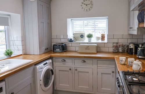 Beer Cottage | HOPE COTTAGE, pet friendly, luxury holiday cottage in Beer