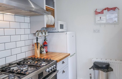 Beer Cottage | HOPE COTTAGE, pet friendly, luxury holiday cottage in Beer
