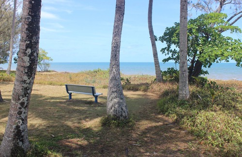 Kurrimine Beach House | Hopeful Hut
