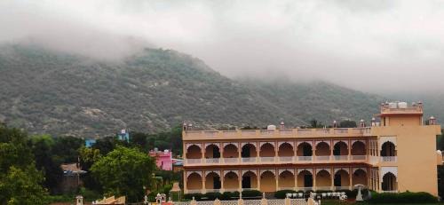 Pushkar Resort | Horizon Banquet Pushkar-with Mountain View