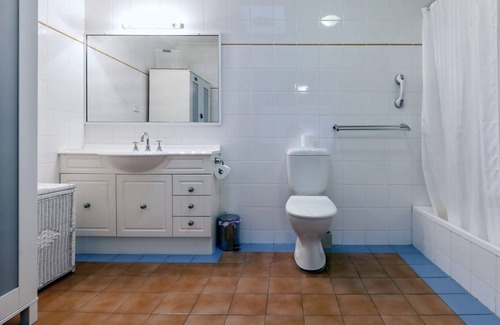 Salamander Bay Villa | Horizons Golf Club, Villa 124 - Stay right on the golf course!