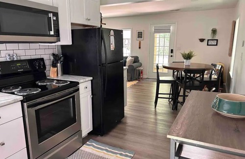 Shelbyville Cottage | Horse Country Hideaway