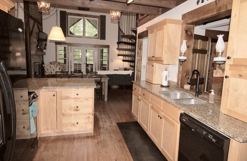 Highlands Cabin | Horse Cove Haven, Charming, Woodsy Retreat