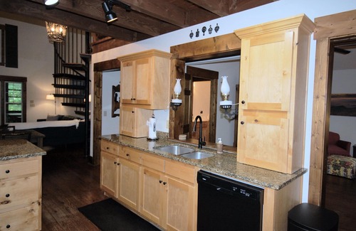 Highlands Cabin | Horse Cove Haven, Charming, Woodsy Retreat