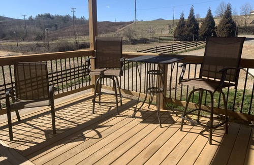 Horse Shoe House | Horse Friendly Barn Apartment with central location to hiking biking brewery’s