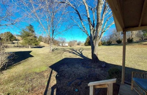 Shelbyville House | Horse Mountain Hide-A-Way