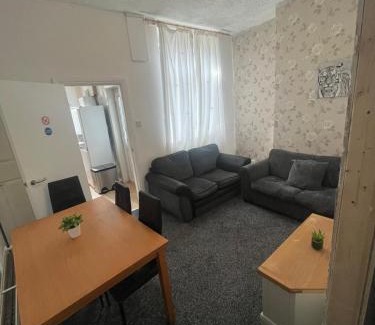 Oldham House | Horsedge