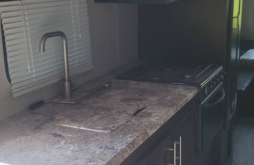 Georgetown RV Rental | Horses and 4x4s you are set! With AC/Heat, WiFi power, water, septic!