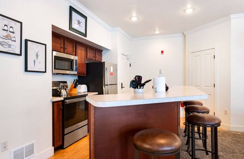 Egg Harbor Condo | Horseshoe Bay Club Cottage #3-Inclusive Golf Course and Club Access!