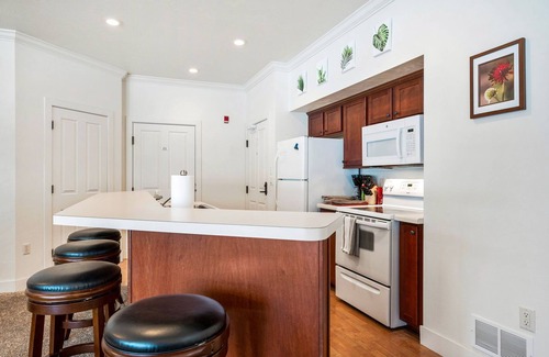 Egg Harbor Condo | Horseshoe Bay Club Cottage #1-Inclusive Golf Course and Club Access!