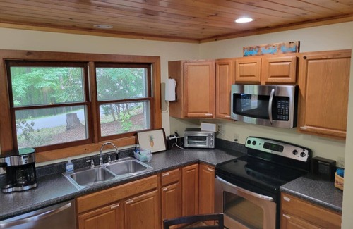 Deep Gap House | Horseshoe Haven*Pets OK*Scrn Porch*BBQ Grl*Resort