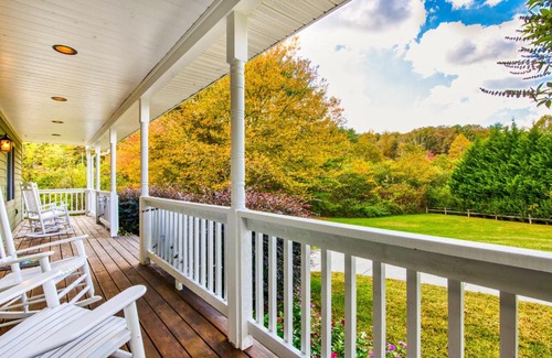 Horse Shoe House | Horseshoe Haven