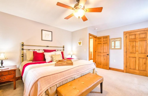 Horse Shoe House | Horseshoe Haven