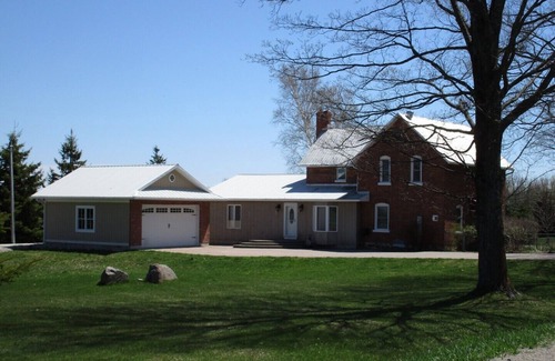 Oro-Medonte House | Horseshoe Valley Fieldview Farm