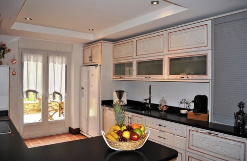 Les Farges House | Hortense, beautifully situated villa with private swimming pool near Montignac
