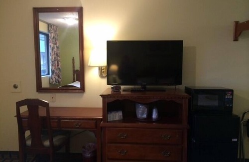 Williamsville Hotel | Hospitality Inn - Buffalo Airport