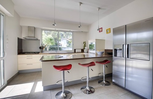 Les Estagnots Villa | Hossegor Air-conditioned villa sleeps 10 with heated pool