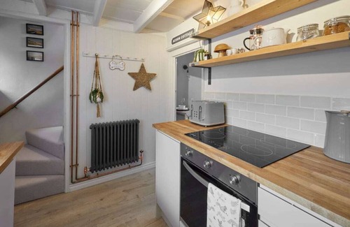 Guisborough House | Host & Stay | Acorn Cottage