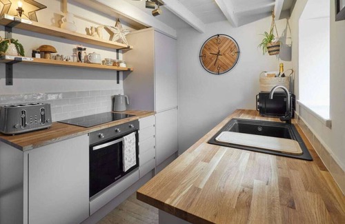 Guisborough House | Host & Stay | Acorn Cottage