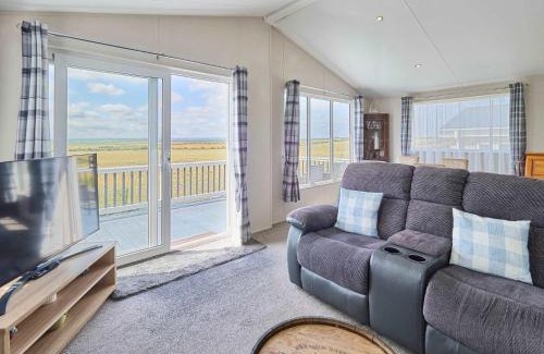 Leysdown-on-Sea Ski Chalet | Host & Stay - Clearwater Willerby Lodge
