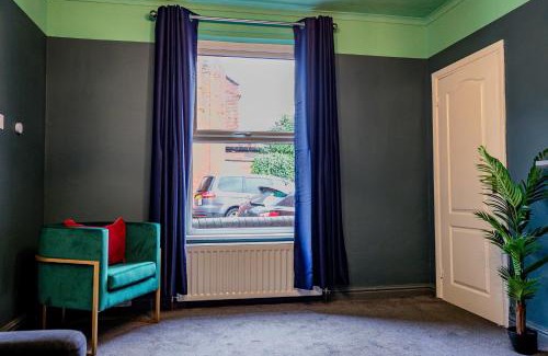 Worcester House | Host & Stay - Compton House
