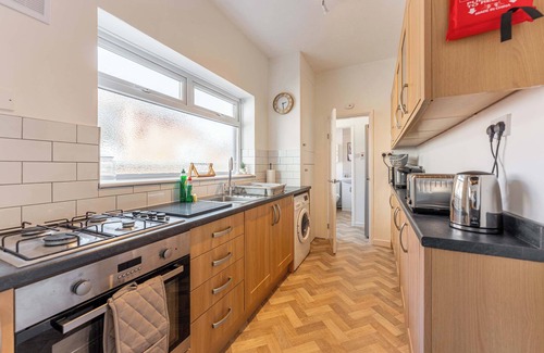 Coventry House | Host & Stay | Farman Road