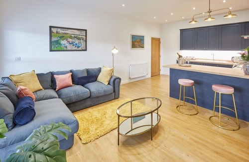 Saltburn-by-the-Sea Apartment | Host & Stay | Licence to Chill