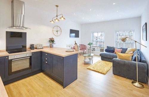 Saltburn-by-the-Sea Apartment | Host & Stay | Licence to Chill