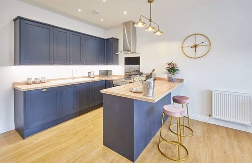 Saltburn-by-the-Sea Apartment | Host & Stay | Licence to Chill