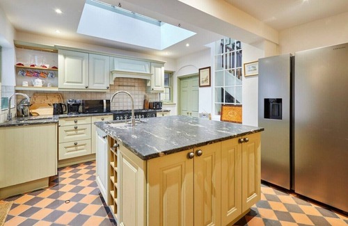 Whitby House | Host & Stay | Harold Villa