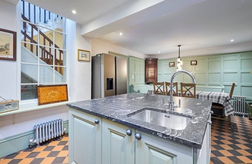 Whitby House | Host & Stay | Harold Villa